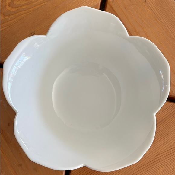 Tulip White Floral Ceramic Bowl. Candy or condiment bowl. - Picture 2 of 3